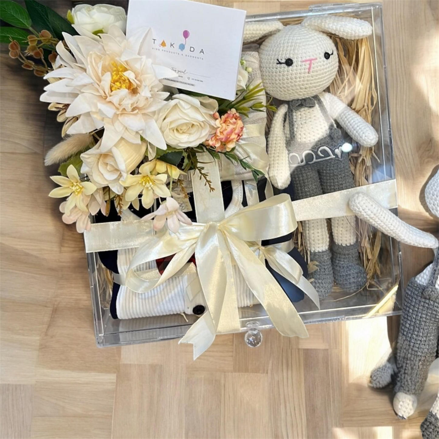 Customized Acrylic box with flowers for baby boy Gift